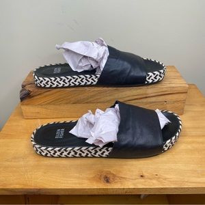 Eileen Fisher Pear Black/White washed Leather Slide / Sandal